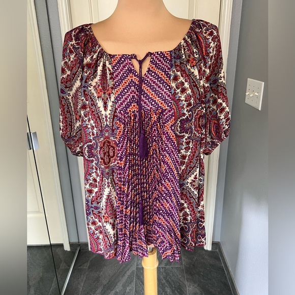 One World Boho Pleated Tassel Tie Peasant Top - Picture 1 of 8